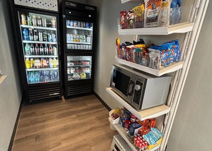 Spark By Hilton Phoenix Airport Hotel 3*