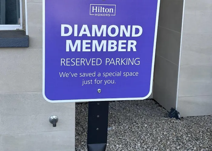 Spark By Hilton Phoenix Airport 3*