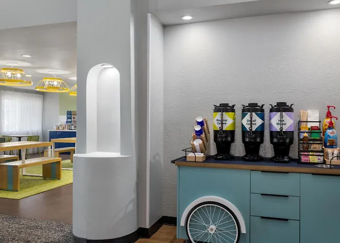 Hotel Spark By Hilton Phoenix Airport 3*