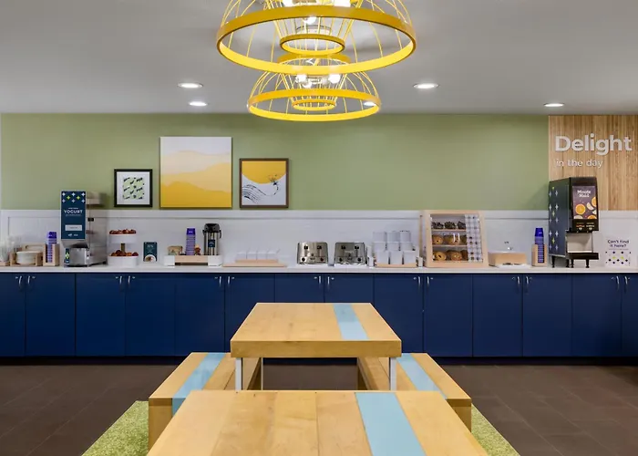 Hotel Spark By Hilton Phoenix Airport 3*
