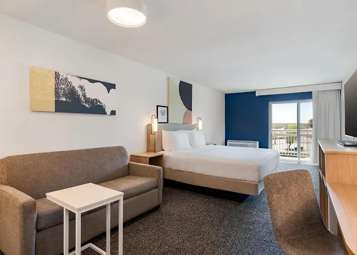 Spark By Hilton Phoenix Airport 3*